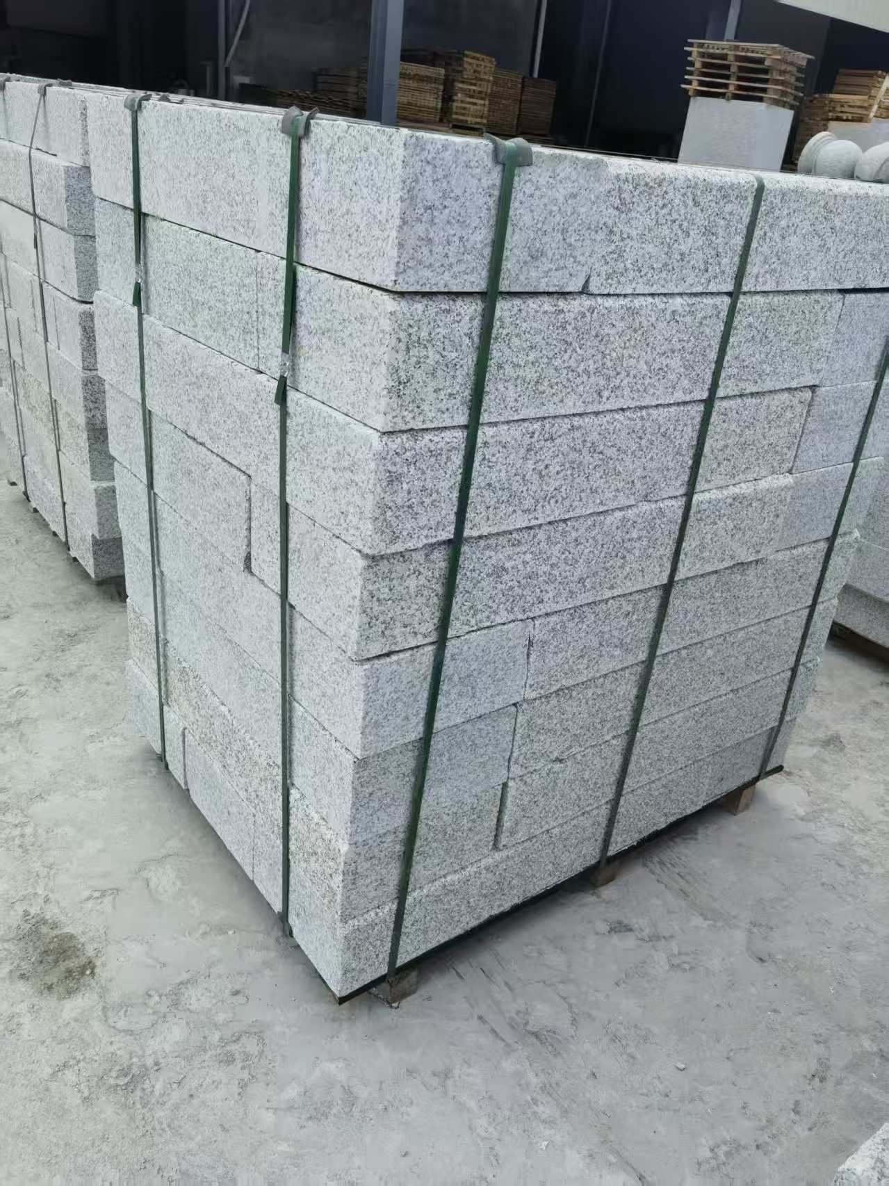 长沙 芙蓉白火烧两面路沿石