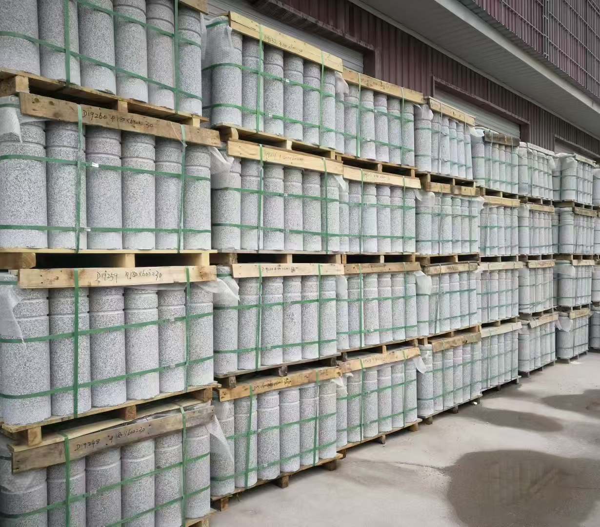 长沙 芝麻白挡车柱、阻车桩、隔离柱